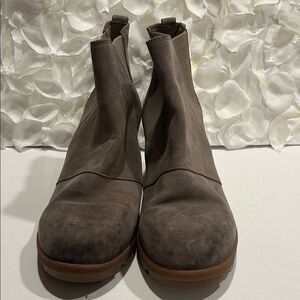 Sorel Women's Gray Chelsea Boots
